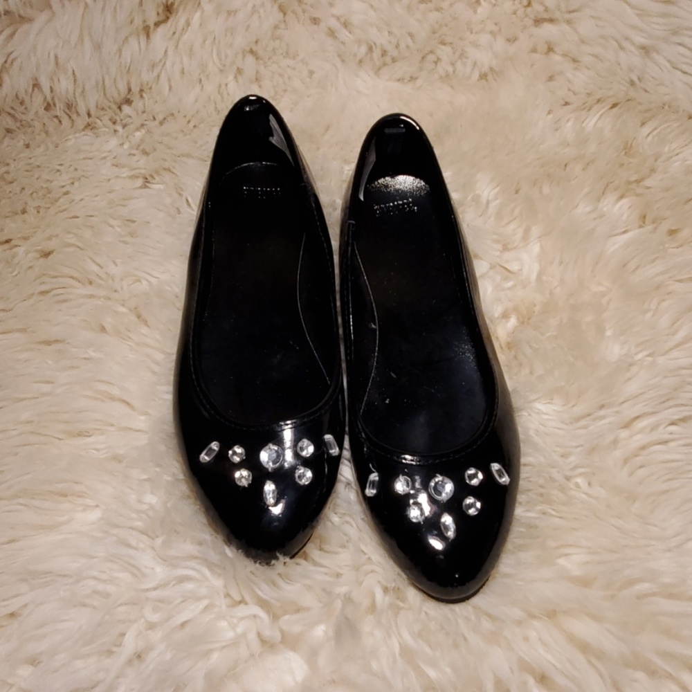 Shoes - Picture 2 of 3